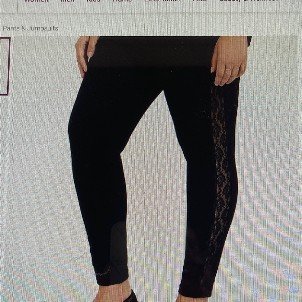 NWT Black Side Lace High WaistTapered Leg Summer Leggings. (18-20) Torrid Size 2